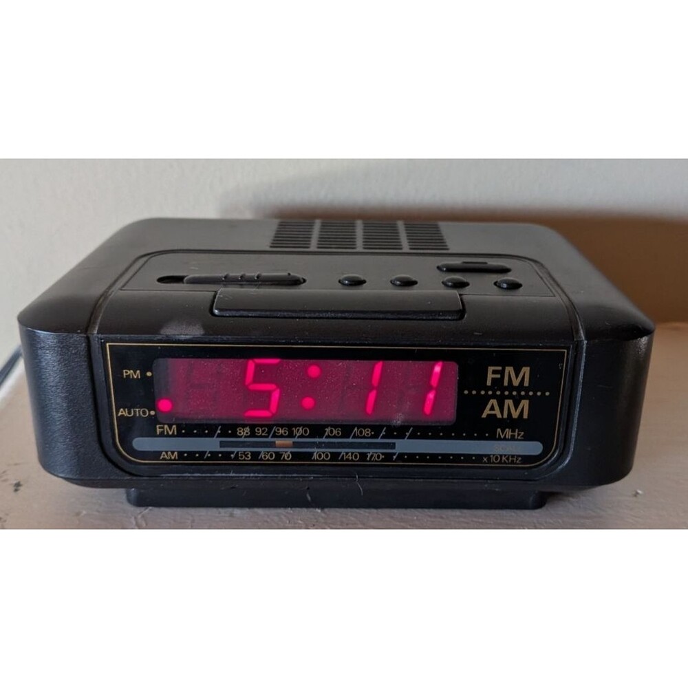 Vintage GPX Gran Prix D506 AM/FM LED Alarm Clock Radio Retro Y2K Lofi WORKS
